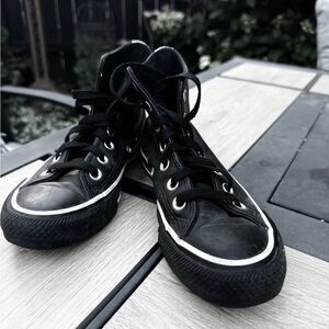 Converse All Star Black and White High-Tops W5 M3